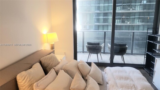 Building Photo - 801 S Miami Ave