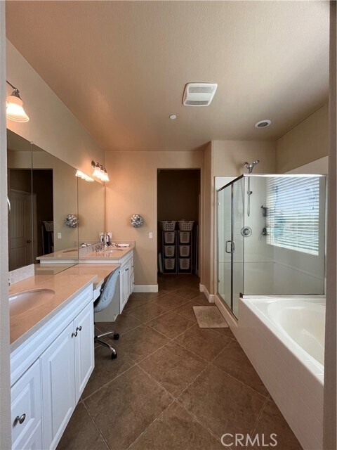 Building Photo - 5749 Brianhead Dr