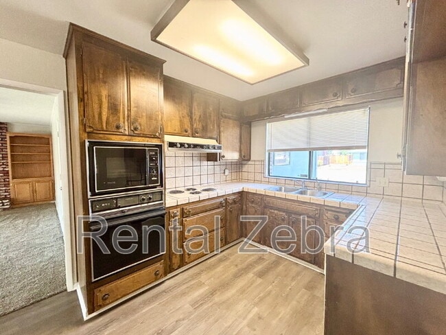 Building Photo - 646 Grambling Ct