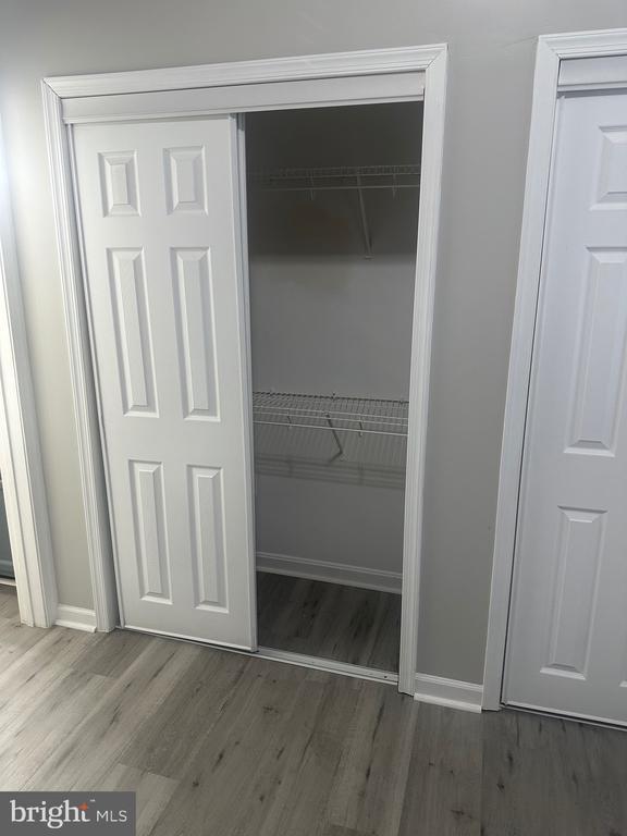 Building Photo - 405 Park Cove Dr