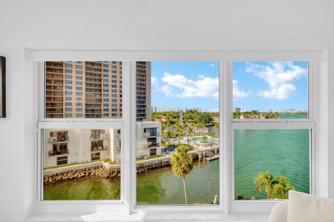 Building Photo - 11111 Biscayne Blvd