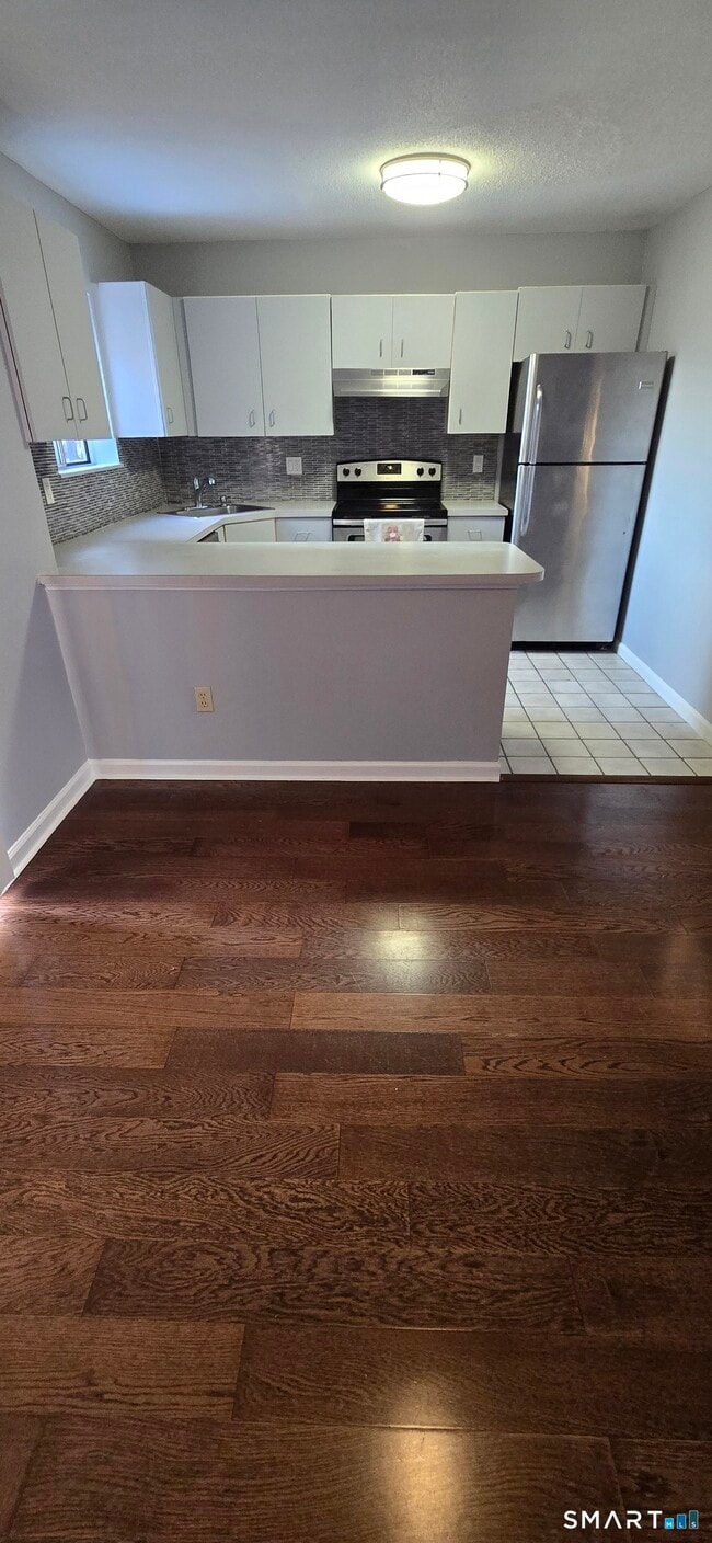 Building Photo - 925 Oronoke Rd