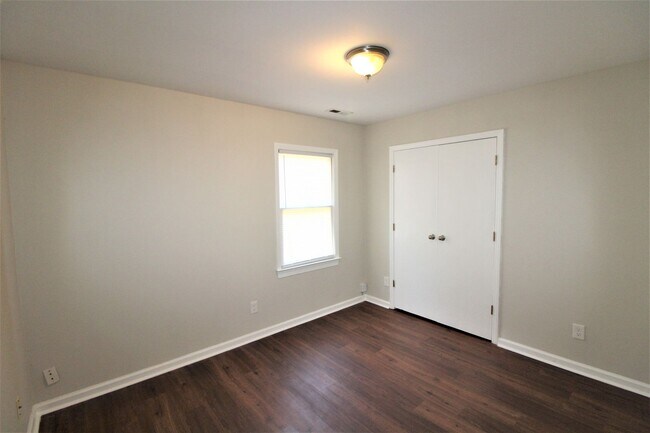 Building Photo - Move-In Ready Ranch Minutes from Plaza Midwood, NoDa & Uptown