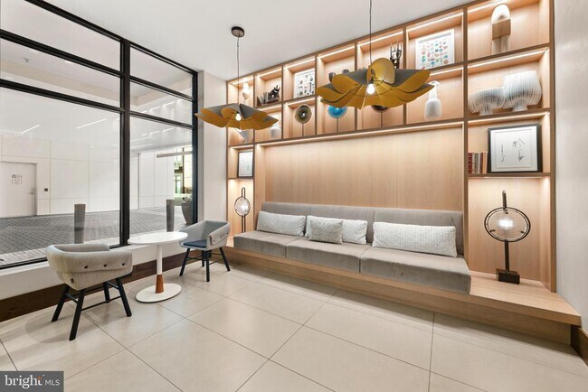 Building Photo - 925 N Fairfax St