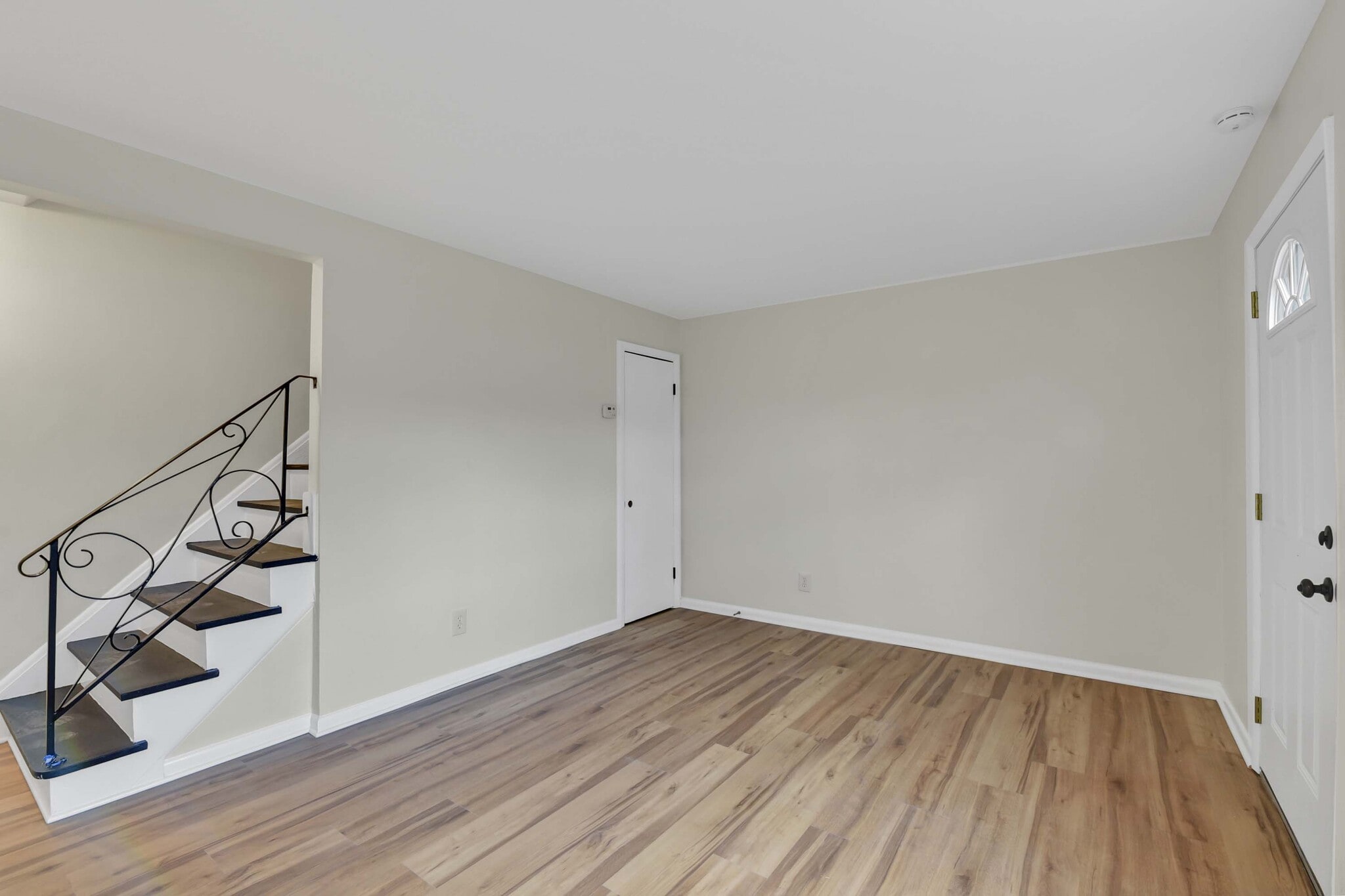 Building Photo - 5983A Glenway Dr