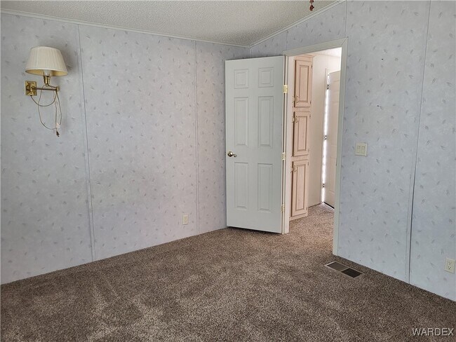 Building Photo - 4479 Amanda Ave