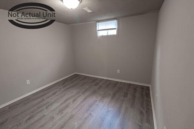 Building Photo - 203 Wheaton Ct