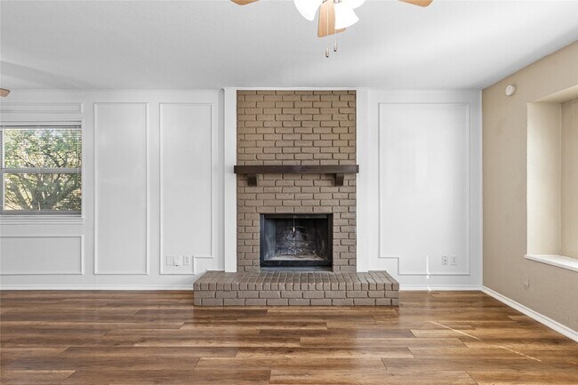 Building Photo - 6925 Calendar Rd