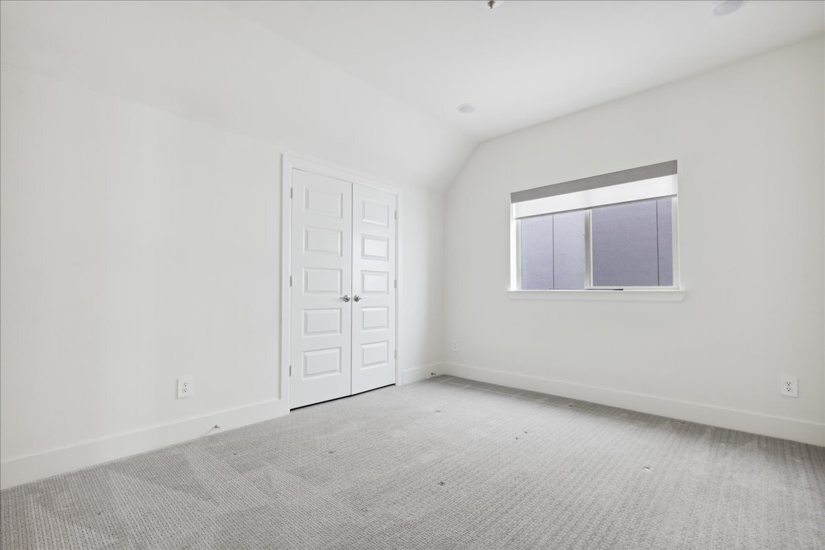 Building Photo - 8040 Ingram Dr