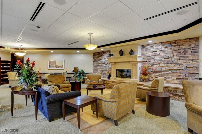 Building Photo - 2260 Village Walk Dr