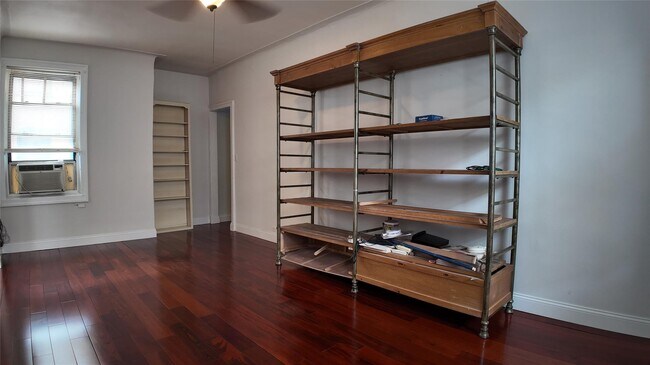Building Photo - 712 W 175th St