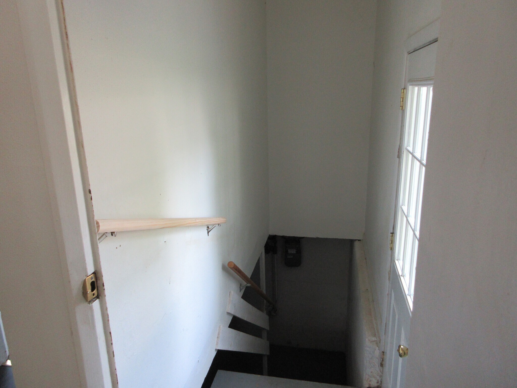 Building Photo - 110 La Sierra Dr