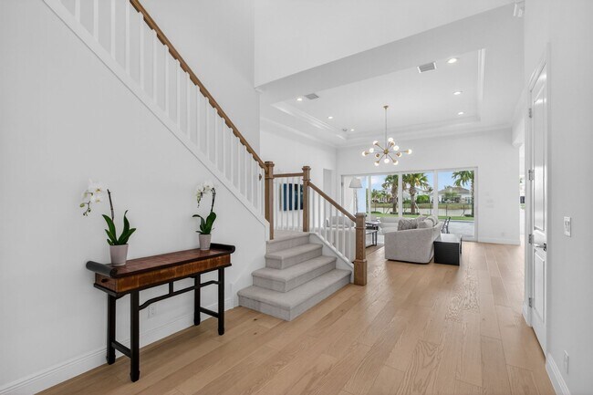 Building Photo - 9249 Crestview Cir