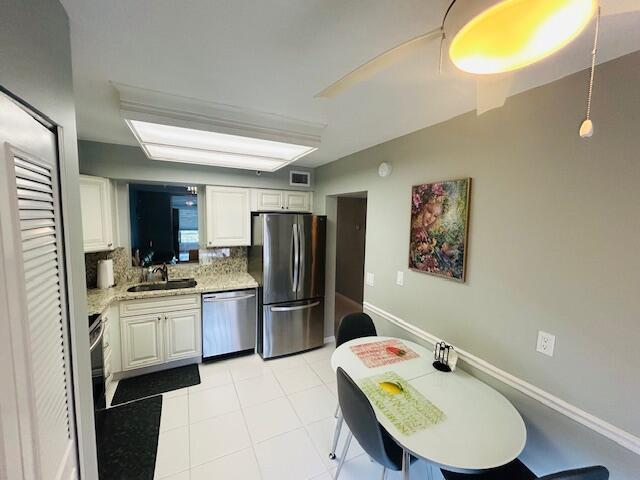 Building Photo - 14527 Bonaire Blvd