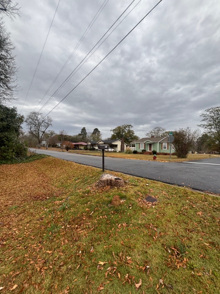 Building Photo - 51 Carey St