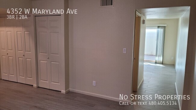Building Photo - Remodeled 3 Bedroom Townhome off 43rd Ave ...