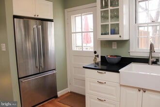 Building Photo - 9510 Warren St