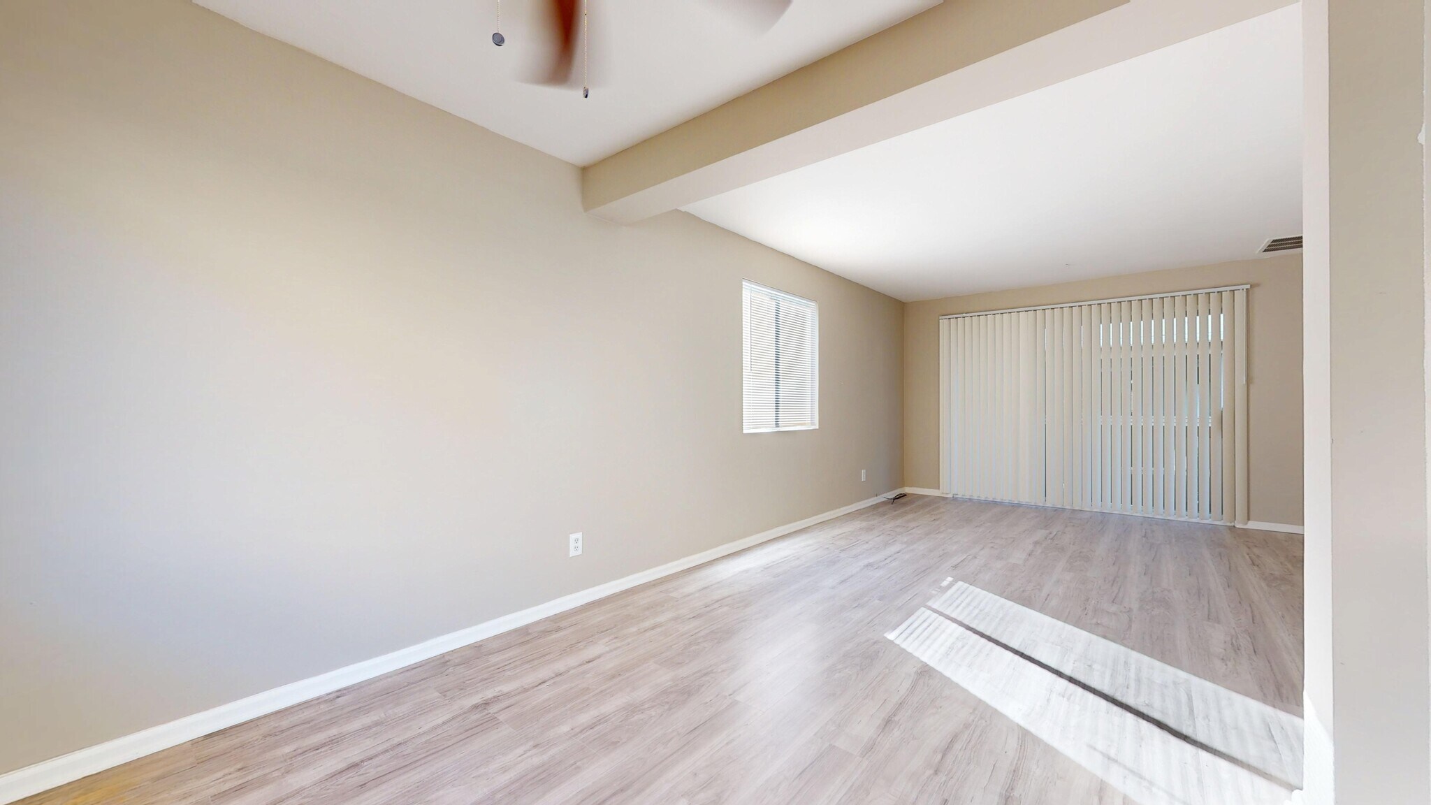 Building Photo - 20251 Cohasset St