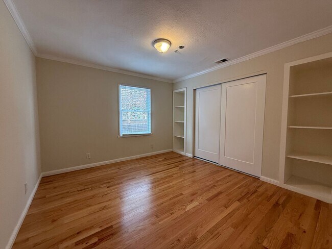 Building Photo - Beautiful Home With Stand-Alone ADU | Camb...