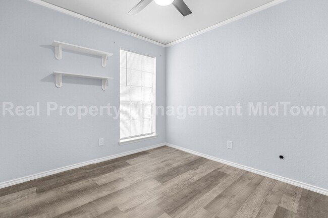 Building Photo - 2207 Roman Ct