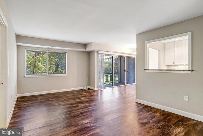 Building Photo - 12215 Braxfield Ct
