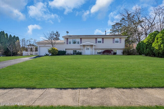 Building Photo - 353 Cokes Dr