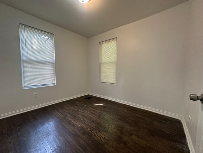 Building Photo - 4BR / 1BA Home with Basement – Near Rainbo...