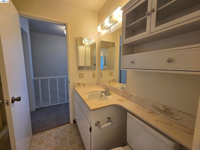 Building Photo - 7596 Silvertree Ln