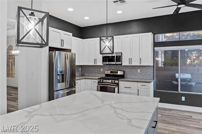 Building Photo - 4630 Laguna Vista St
