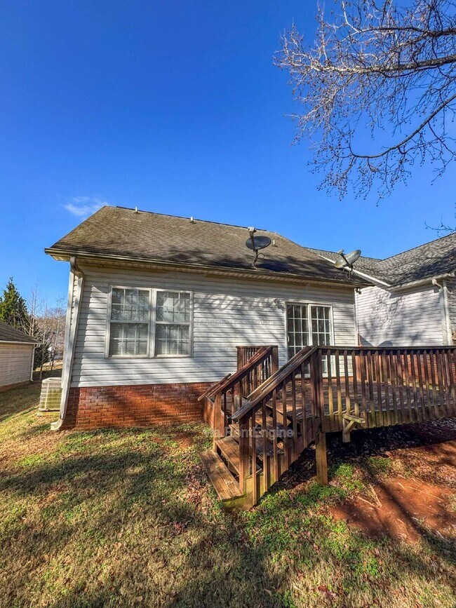 Building Photo - 530 Fawn Branch Trail