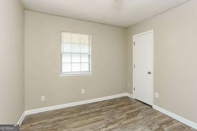 Building Photo - 5531 Mallard Trail
