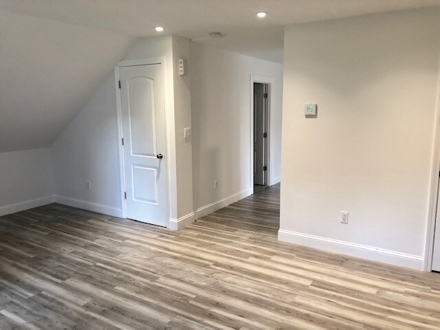 Building Photo - 37 Terryville Ave
