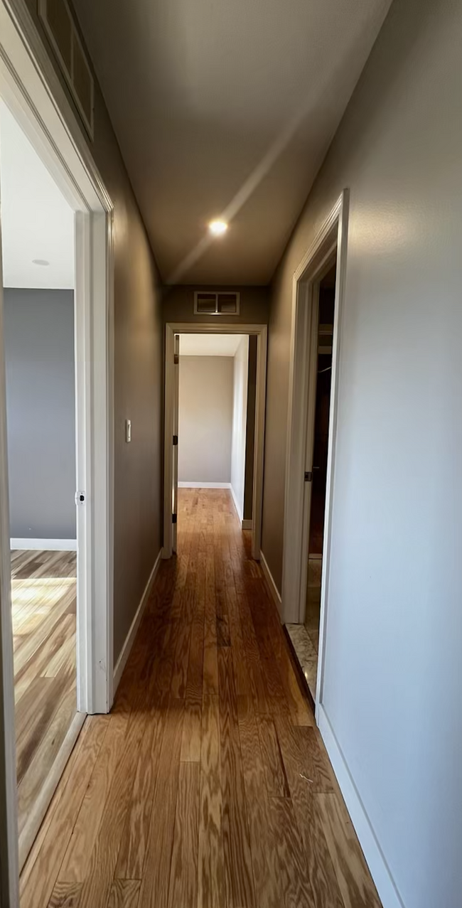 Building Photo - 8515 Winchester Dr