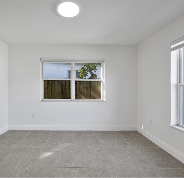Building Photo - 340 NW 45th St