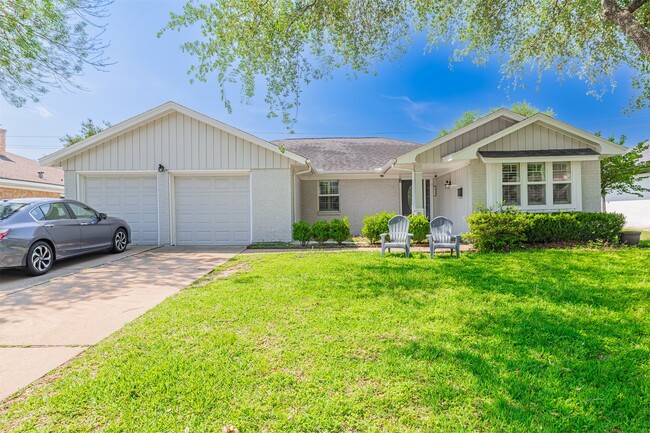 Building Photo - 14127 Woodthorpe Ln