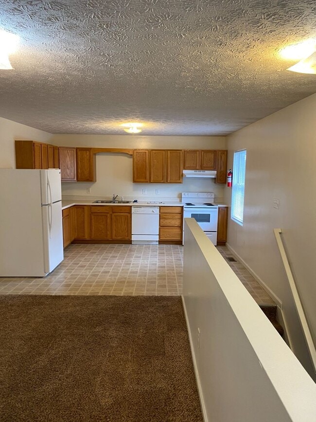 Building Photo - 1205 N Woodburn Ave