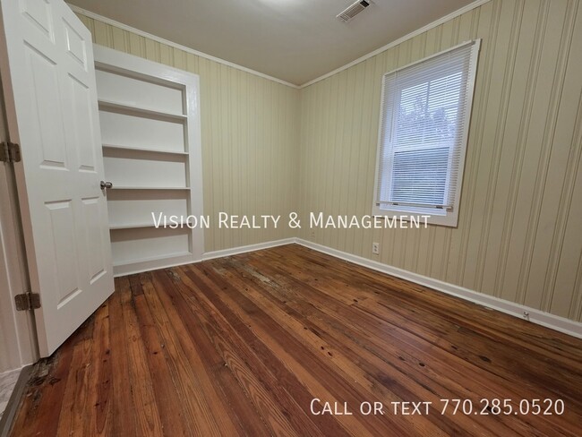 Building Photo - 219 Barrett Rd