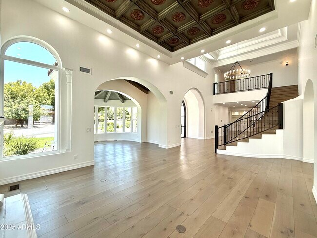Building Photo - 1523 E Treasure Cove Dr