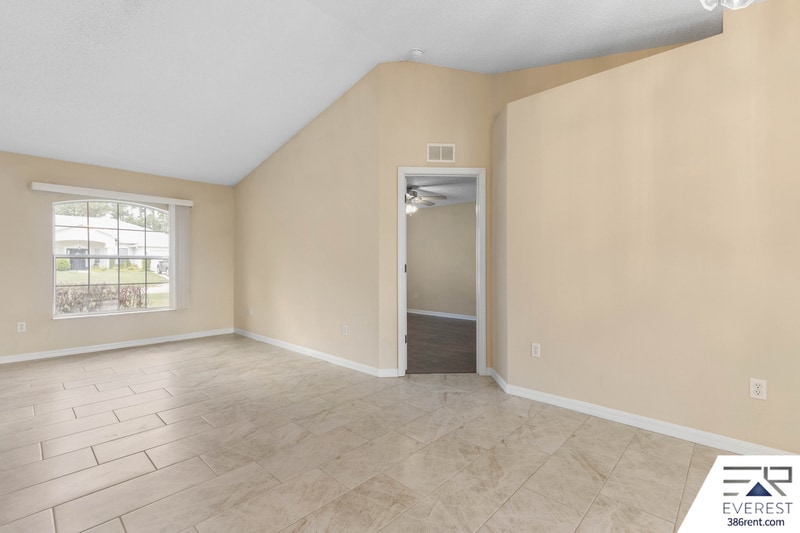 Building Photo - 57 Pin Oak Dr