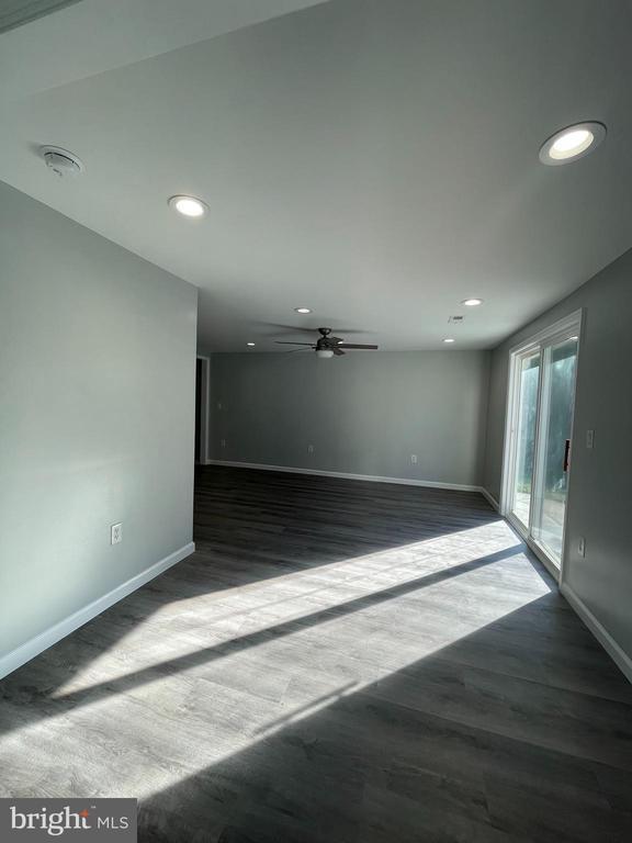 Building Photo - 3220 Delsea Dr
