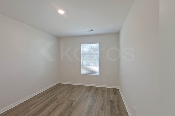 Building Photo - 111 Overstreet Way