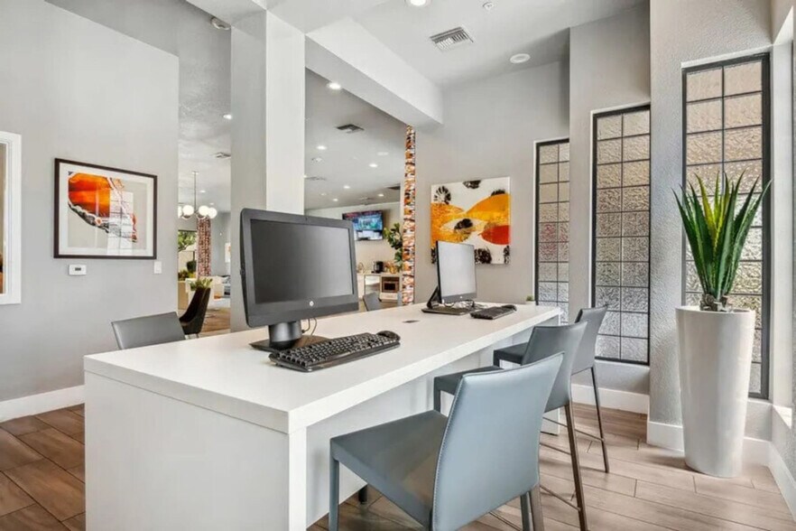 Building Photo - 15164 N 140th Dr