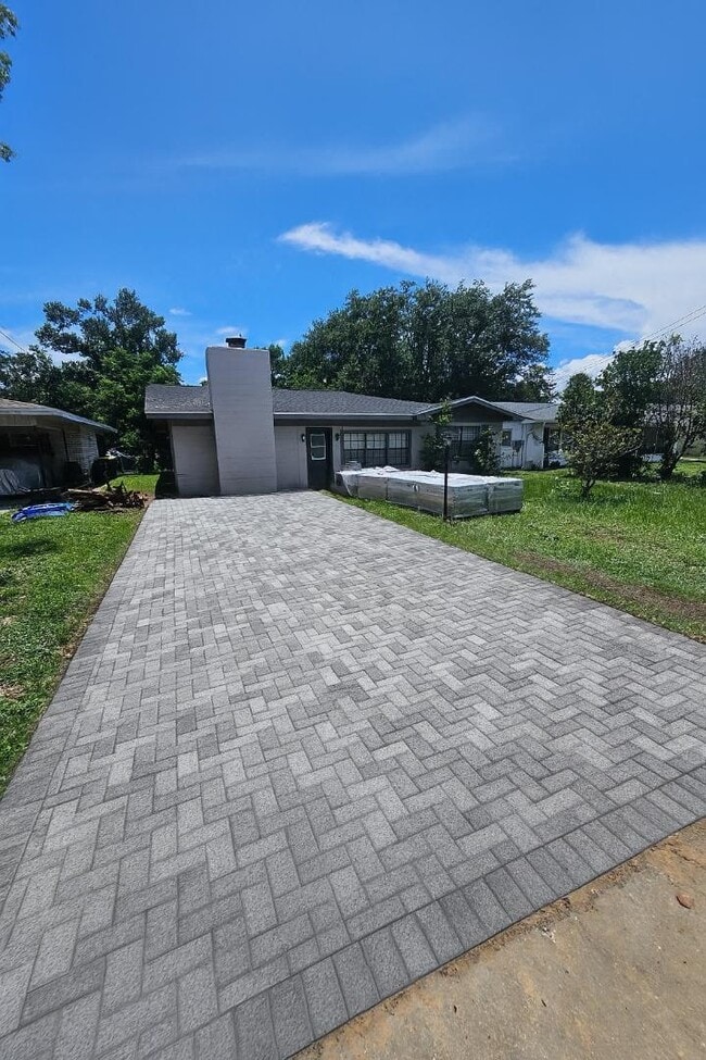 Building Photo - 129 Alachua Dr