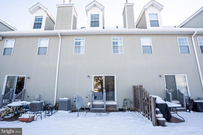 Building Photo - 1603 Blossom Cir