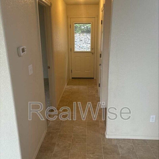 Building Photo - 175 Barron Ct