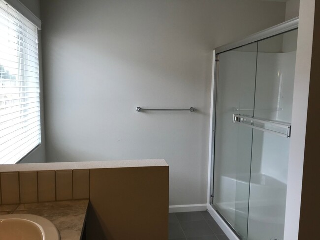 Building Photo - BRAND NEW HOME! Within 5 Minutes of Three ...
