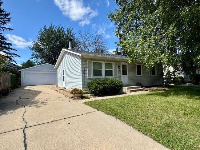 Building Photo - Northwest Rochester Minnesota, 3bedroom 2b...