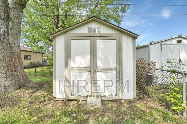 Building Photo - 6295 Faircrest Rd