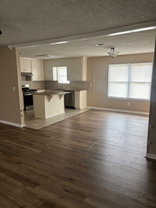 Building Photo - Available Now, Remodeled Ranch Home located in Hephzibah