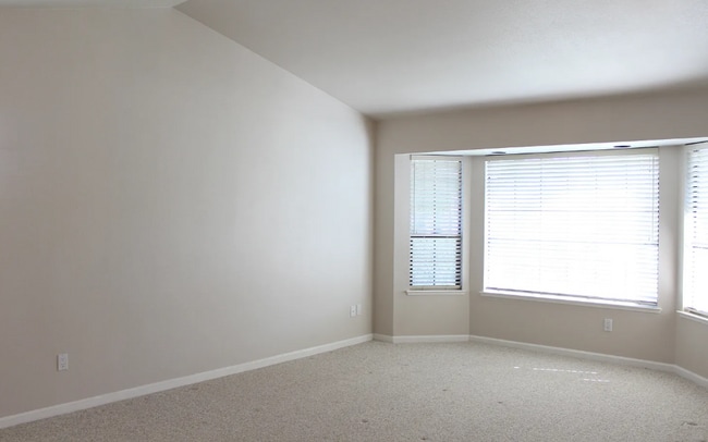 Building Photo - Charming Woodland Home for Rent